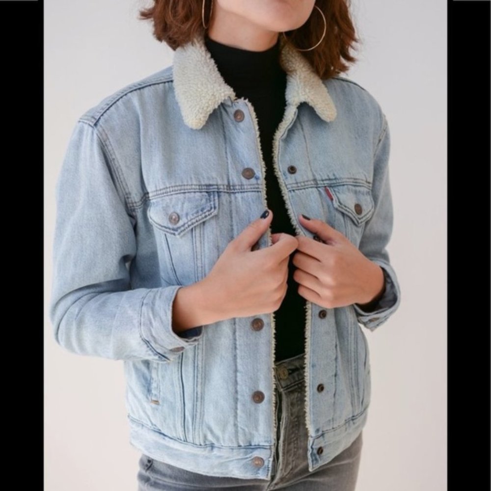 Levi’s Sherpa ex boyfriend trucker denim jacket